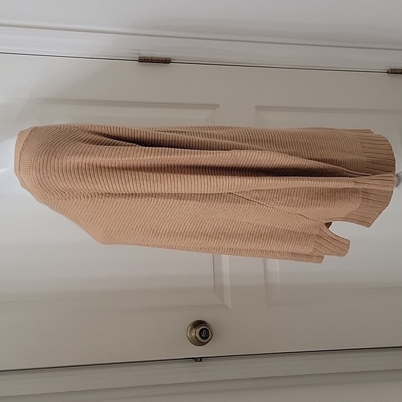 Old Navy Size M Camel Colored Knit Tunic Sweater, High Low Hem, Split Side Seams - Picture 4 of 12
